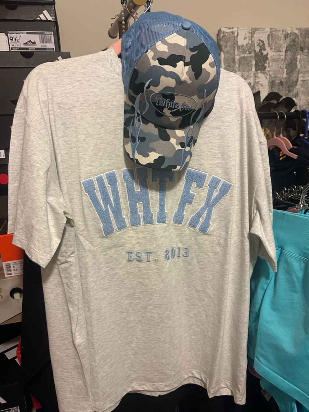 WHITE FOX bundle Oversized T shirt Marley  Gray Logo Tee - Trucker hat